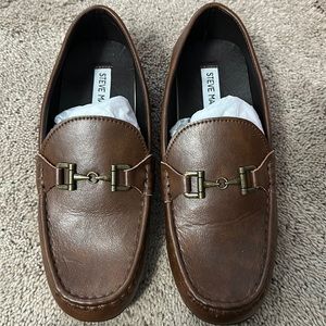 Steve Madden boys horse-bit loafer size 5